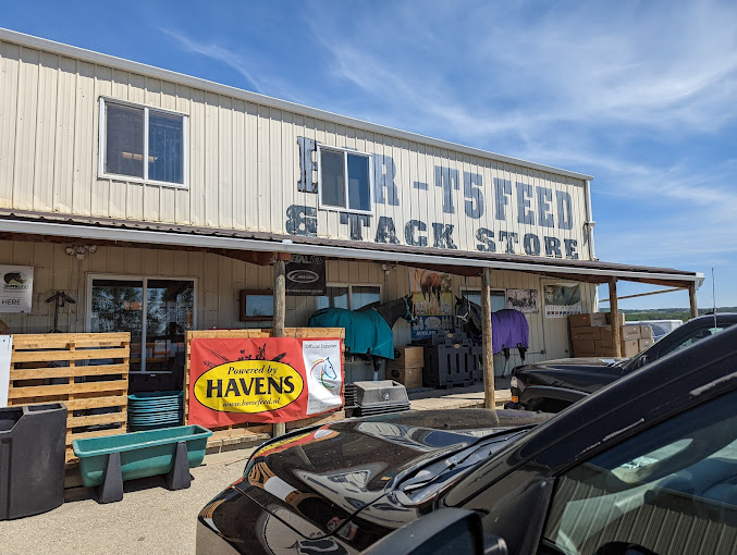 Bar T5 Trailers & Tack